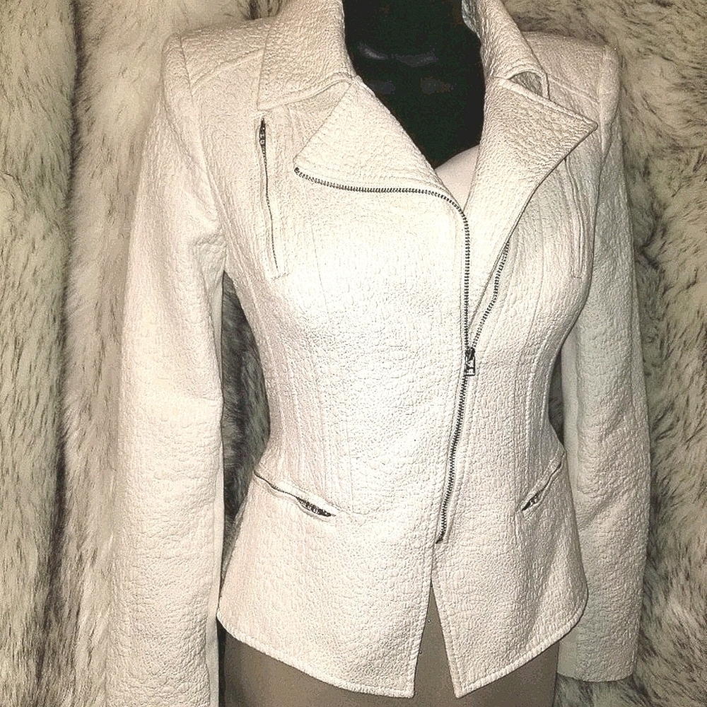 BCBGMaxAzria Designer Authentic Jacket / Coat - Picture 2 of 8